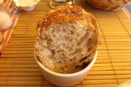 付け合わせのパン